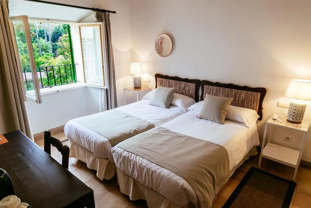 Room, El Guia, Majorca