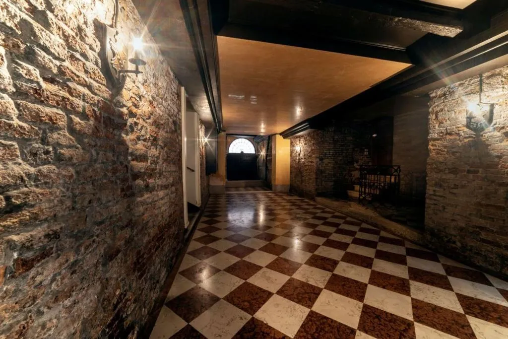 APARTMENT TWO BEDROOMS TWO BATHROOMS Room, Palazzo Paruta, Venice