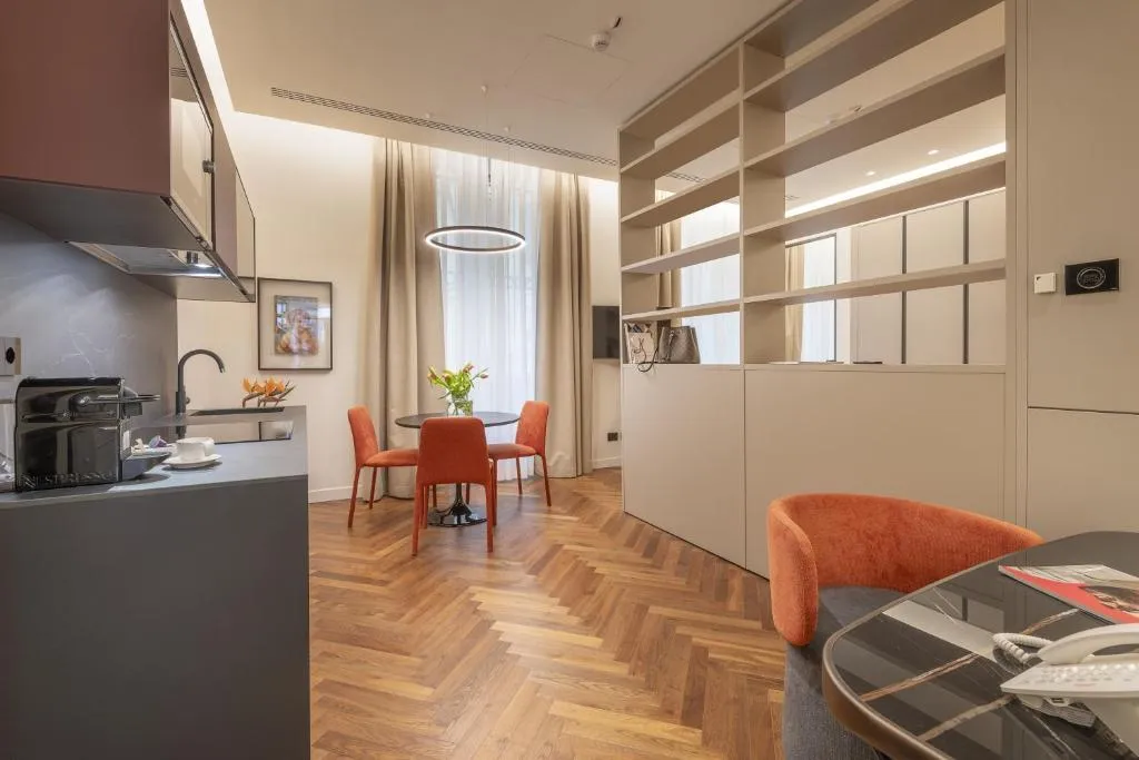APARTMENT DELUXE Room, Pierre Milano Hotel, Milan