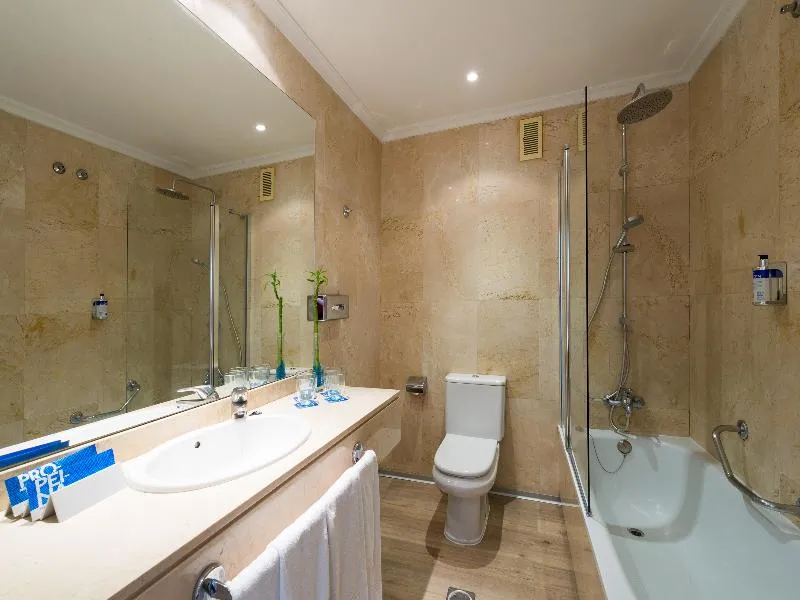 Room, Zel Madrid, Madrid