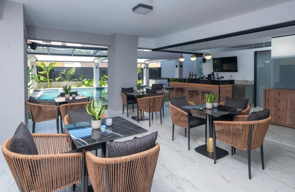 Bar, Captain Napoleon Paterakis CNP Luxurious Suites, Crete