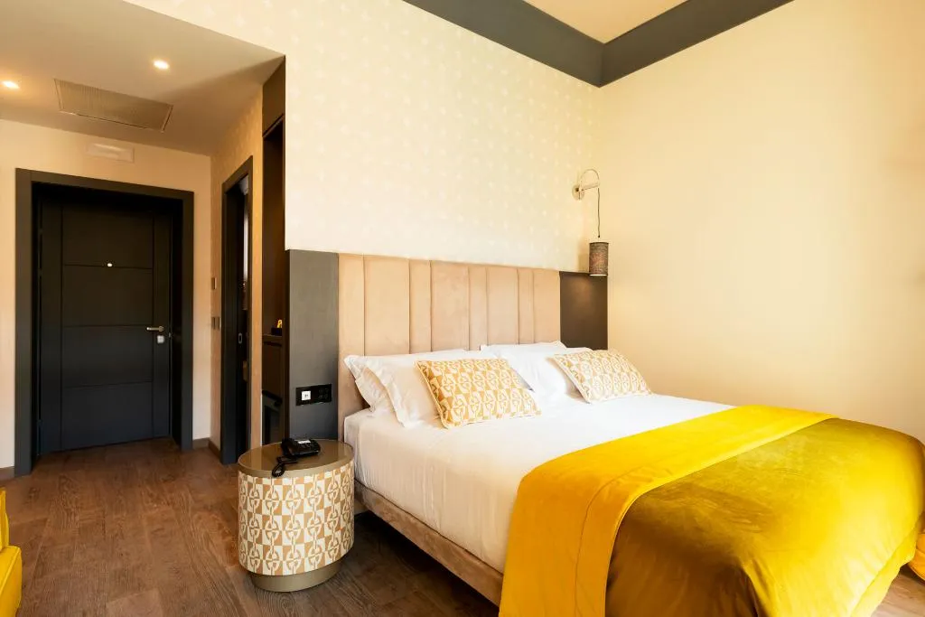 FAMILY ROOM DELUXE Room, Amadomus Luxury Suites, Naples