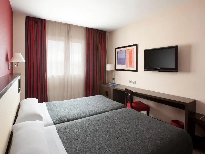 DOUBLE SINGLE USE STANDARD Room, NH Parla, Madrid