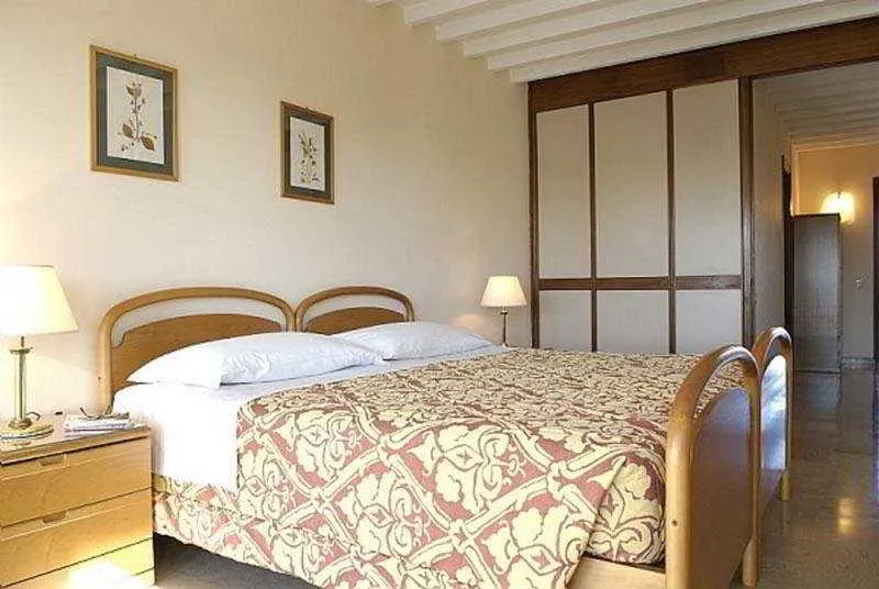 Room, Residence Garden, Rome