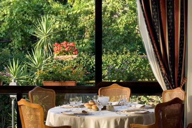 Restaurant, Caravel, Naples