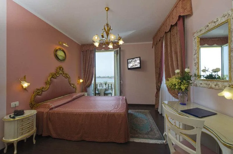 DOUBLE WITH BALCONY Room, Viktoria Palace, Venice