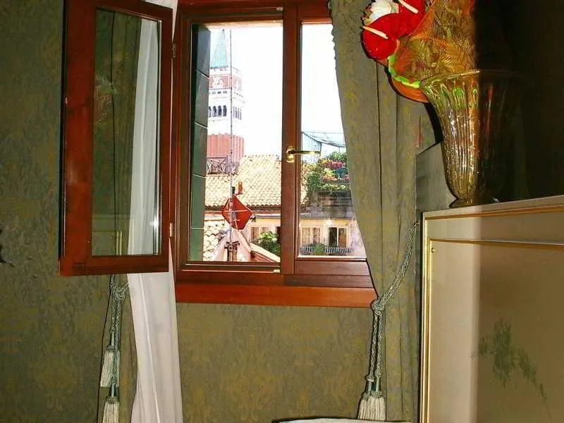 Room, Antica Locanda Al Gambero, Venice