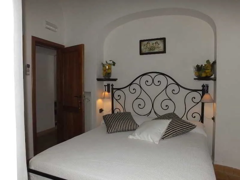 Room, Torre Di Cesare, Naples