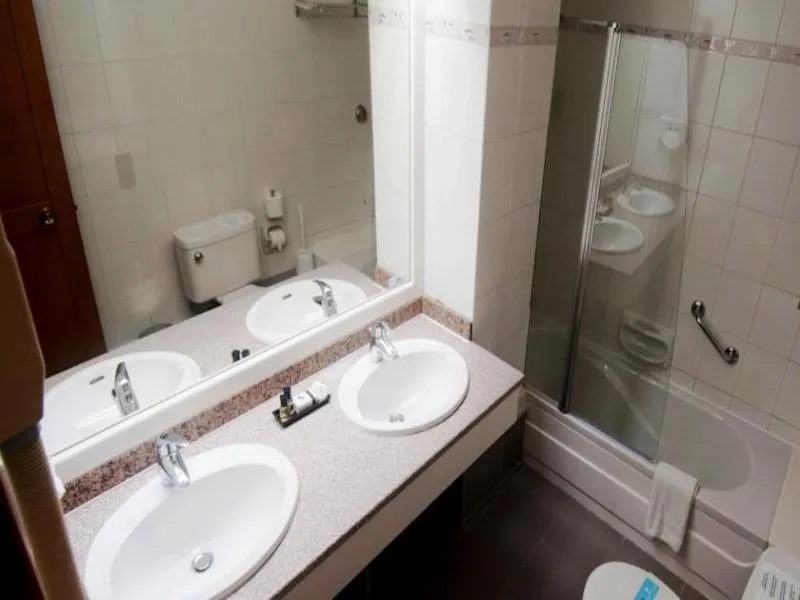 Room, Diplomat, Malta
