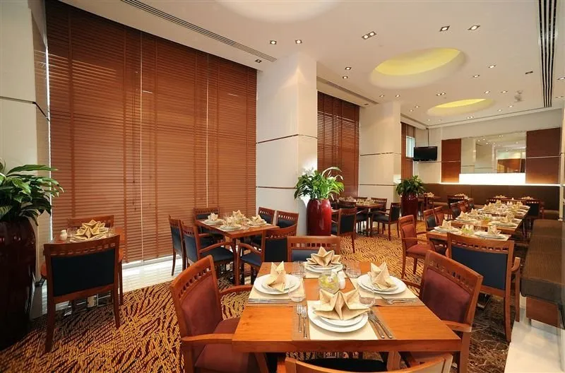 Restaurant, Golden Sands Hotel & Residences, Dubai