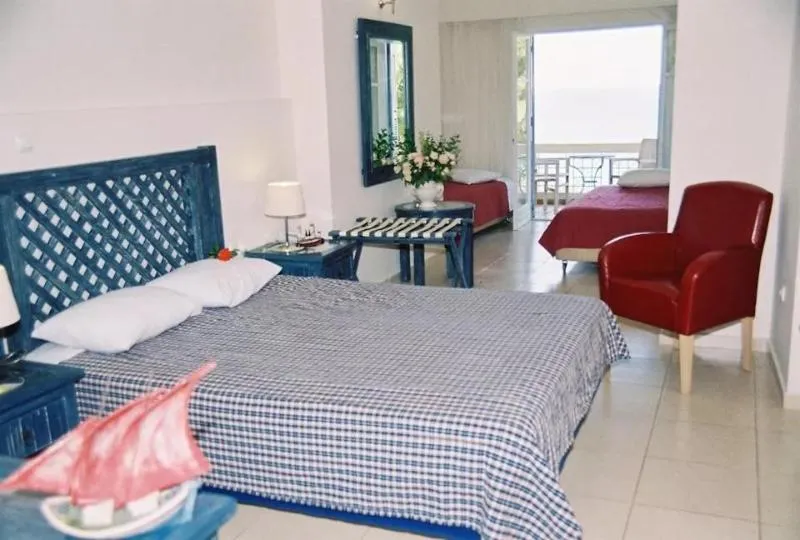 TRIPLE CLASSIC Room, Alonissos Beach Bungalows & Suites Hotel, Skiathos