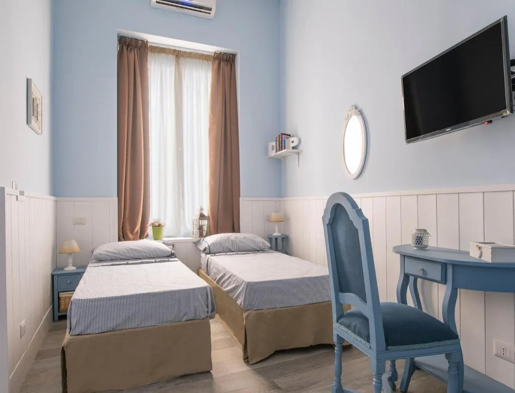 TWIN STANDARD Room, Dimora Partenopea, Naples