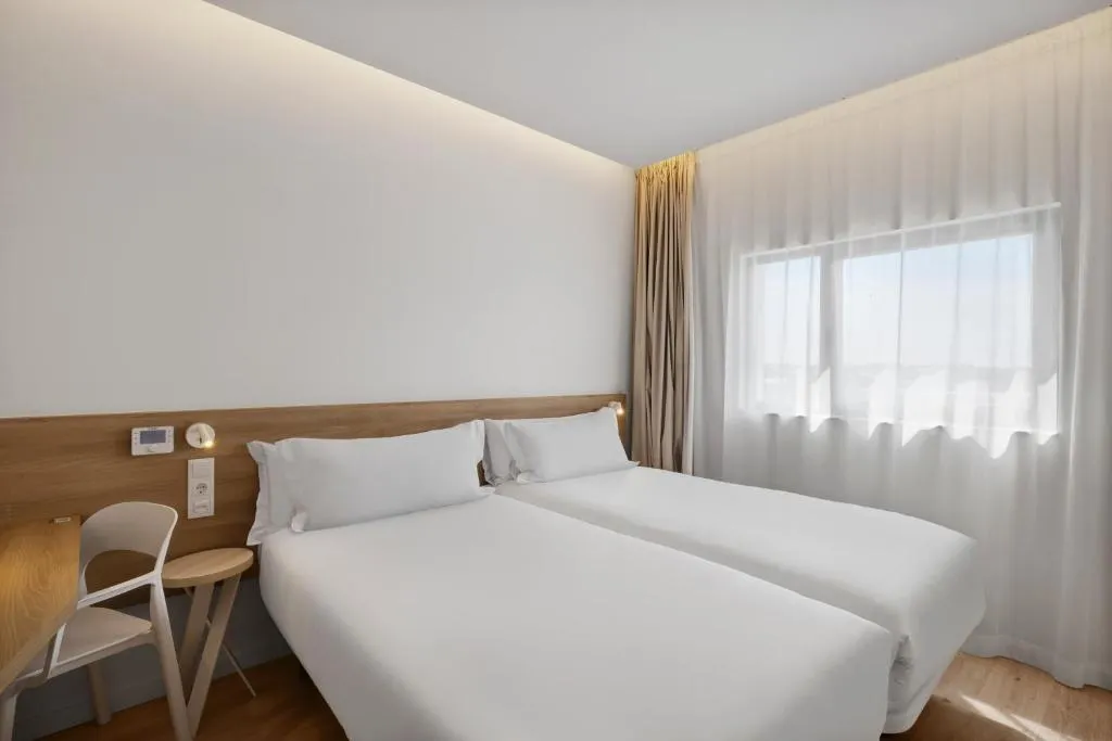 Room, B&B Hotel Viana Do Castelo, Porto