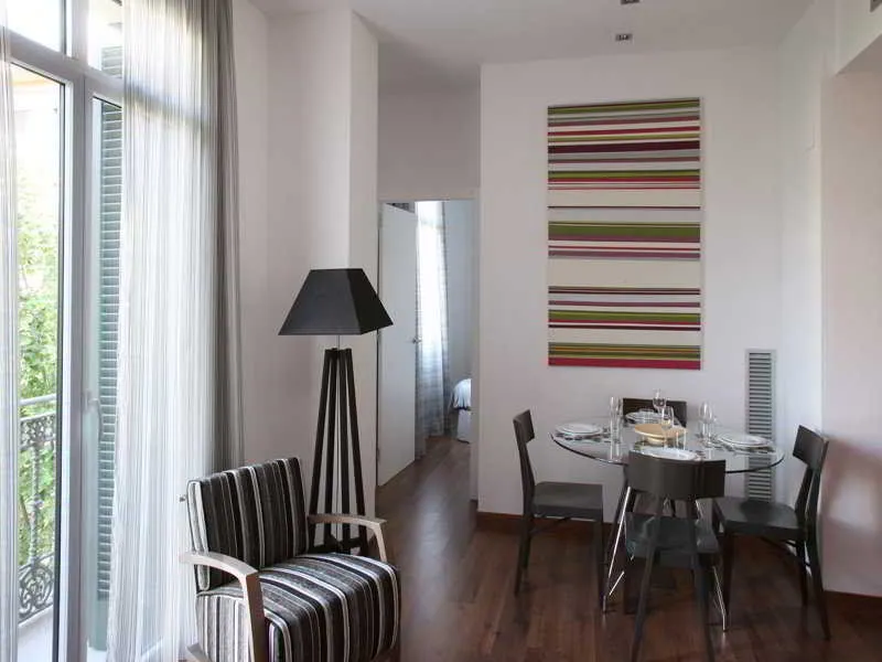 APARTMENT CAPACITY 4 ONE BEDROOM Room, MH Apartments Suites, Barcelona