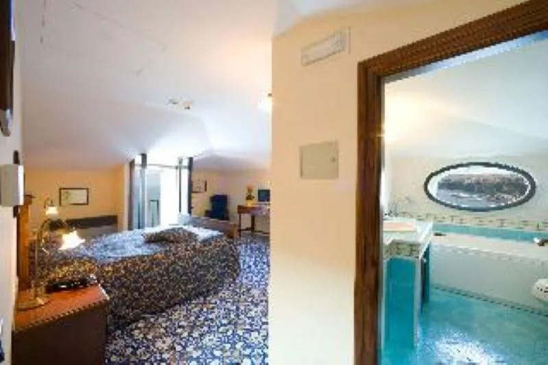 Double or Twin SUPERIOR SEA VIEW Room, La Tonnarella, Naples