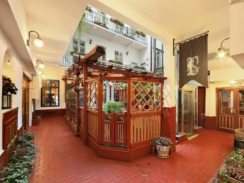 Lobby, Salvator, Prague