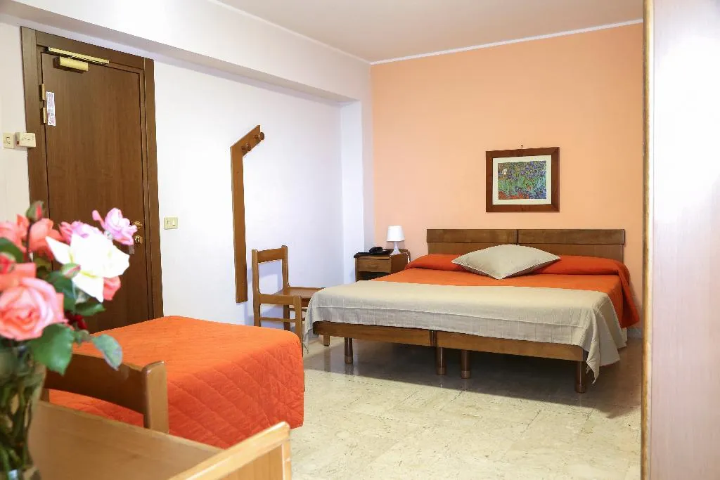 TRIPLE STANDARD Room, Villa Mater, Catania