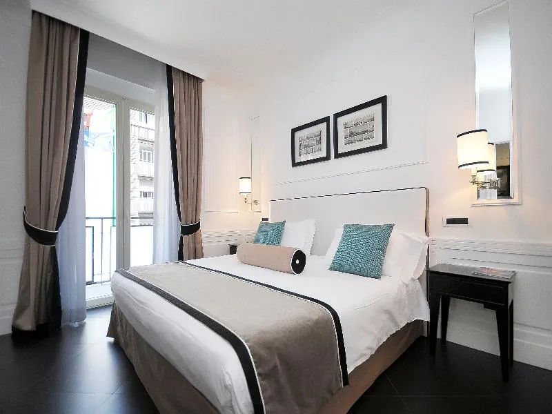 Room, Grand Hotel Oriente, Naples
