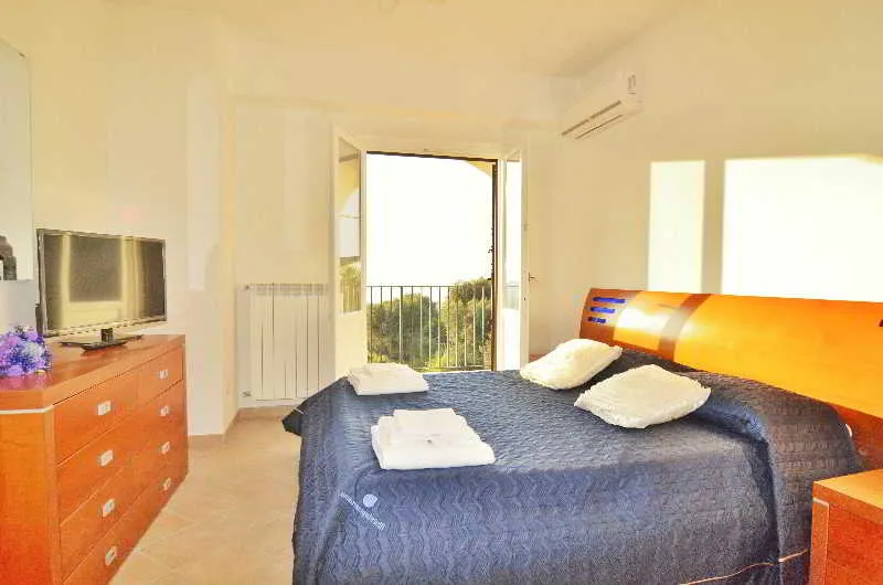 Room, Lemon Flat, Naples