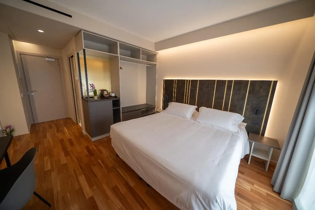 DOUBLE SEA VIEW Room, Plaza Hotel Catania, Catania
