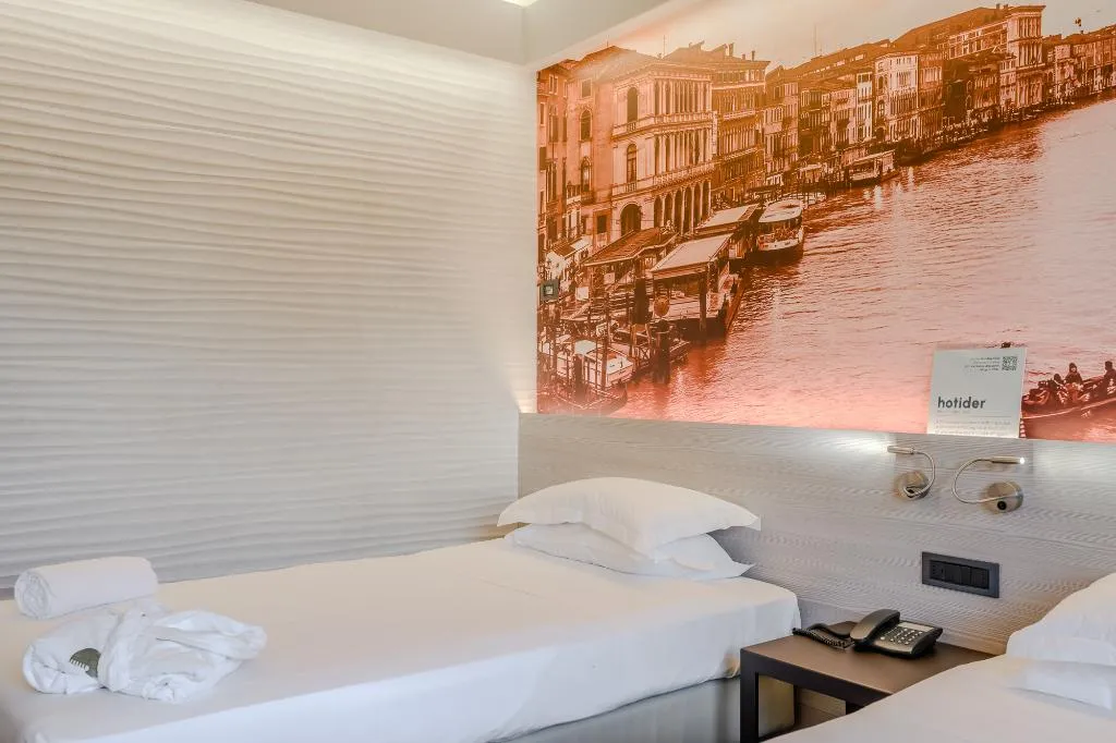 Room, Hotiday Venezia Marco Polo, Venice