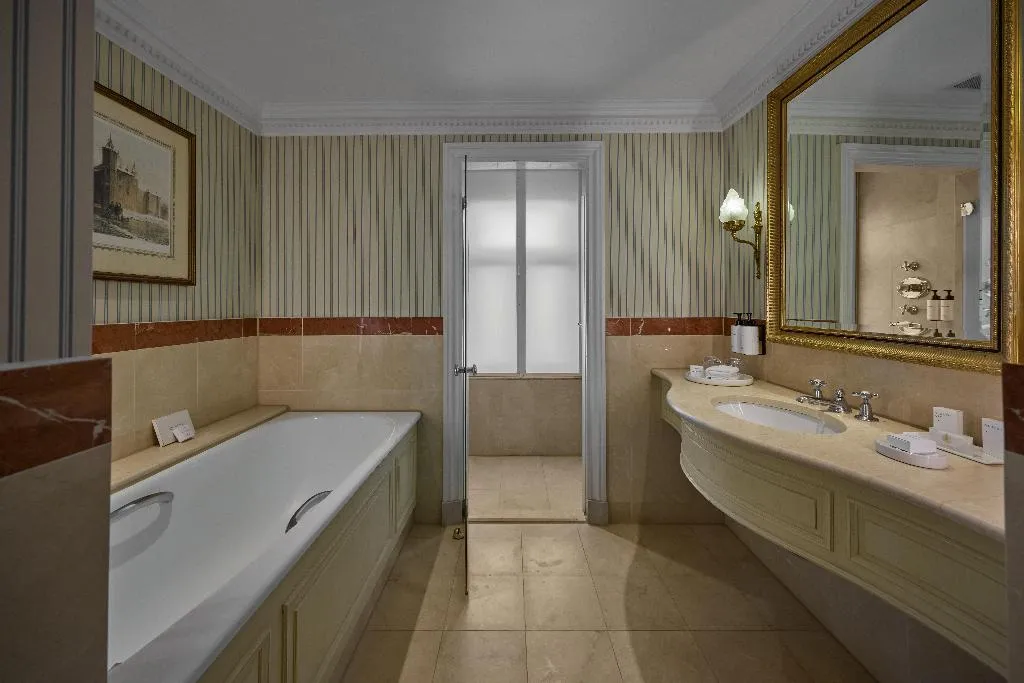 TWIN PREMIUM CITY VIEW Room, InterContinental Amstel Amsterdam by IHG, Amsterdam