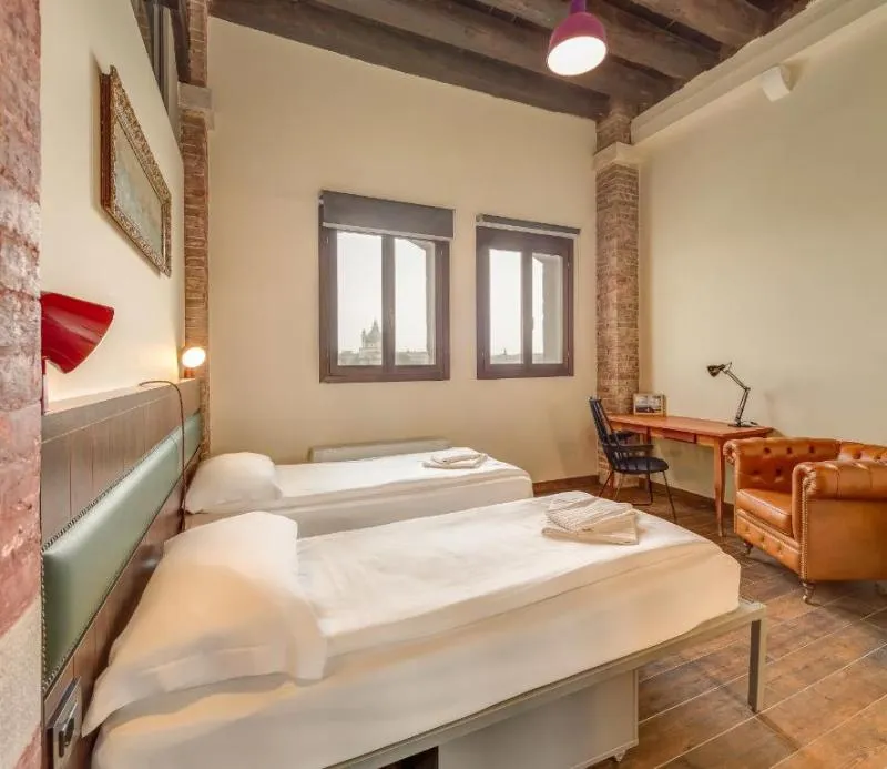 DOUBLE DELUXE KING BED Room, Generator Venice, Venice