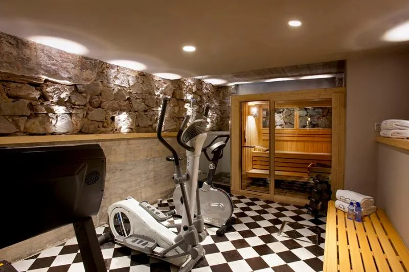 Sports and Entertainment, Arai Aparthotel, Barcelona