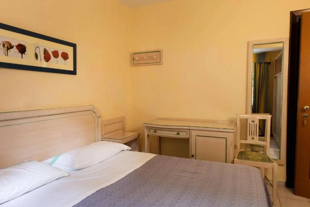 Room, Royal Terme, Naples
