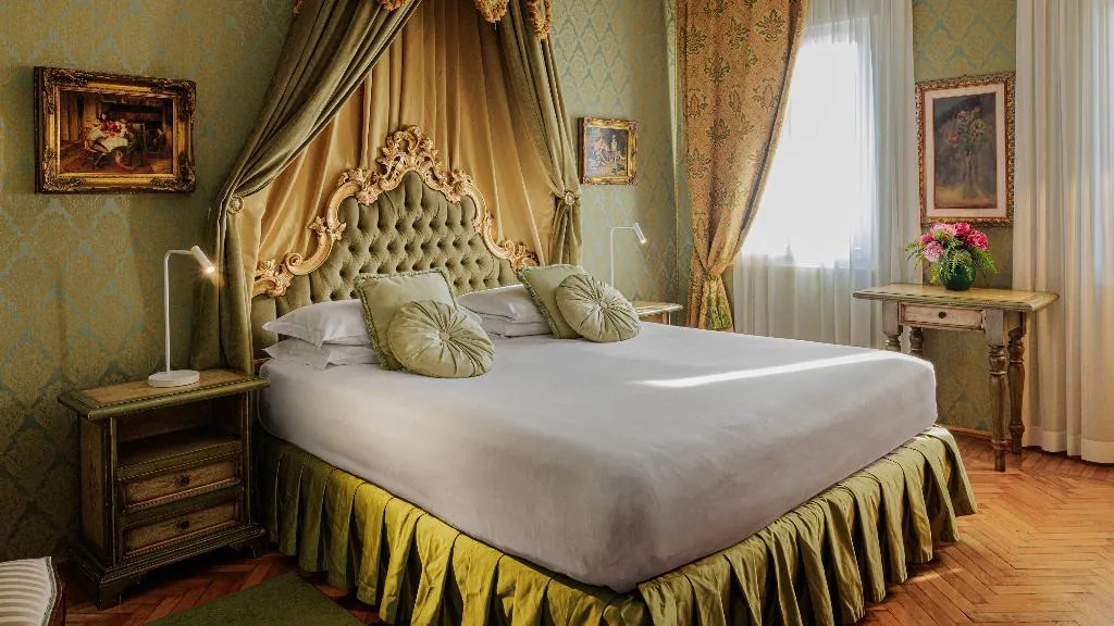 APARTMENT SUPERIOR WITH TERRACE Room, Palazzo Paruta, Venice