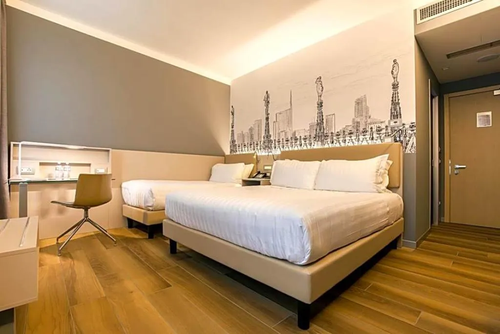TRIPLE STANDARD Room, 43 Station Hotel, Milan