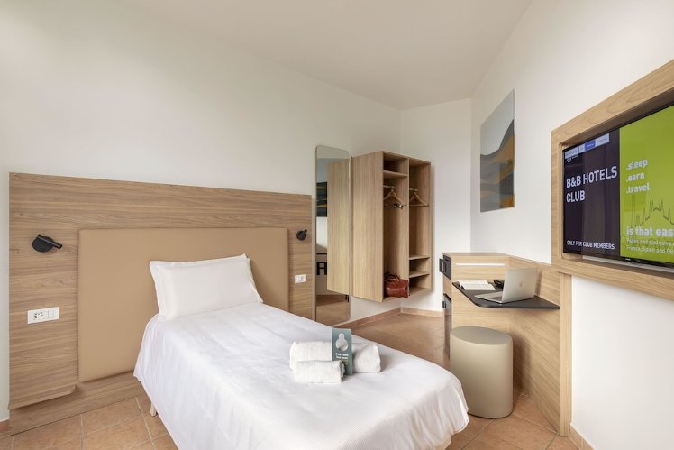 B B Hotel Pomezia Roma, Rome