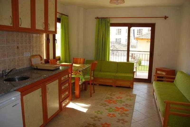 Room, Minta Apart, Dalaman