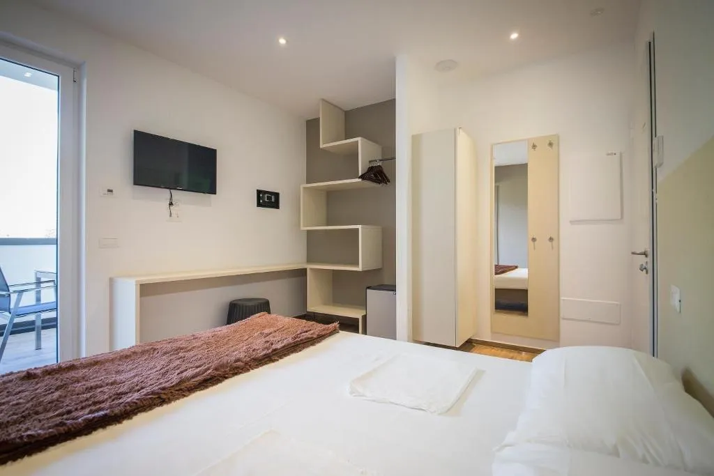 Double or Twin TWO BEDS Room, Riva Lake Lodge, Milan
