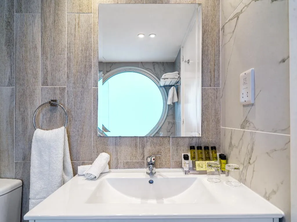 Double or Twin SEA VIEW Room, Leonardo Plaza Cypria Maris Beach Hotel & Spa, Cyprus