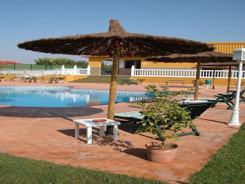 Pool, Torre de los Guzmanes, Andalucia