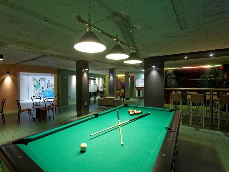 Sports and Entertainment, Kristal, Varna
