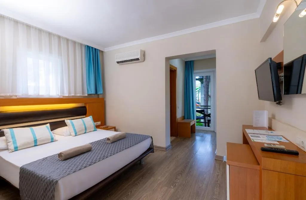 Room, Crystal Flora Pearl Collection, Antalya