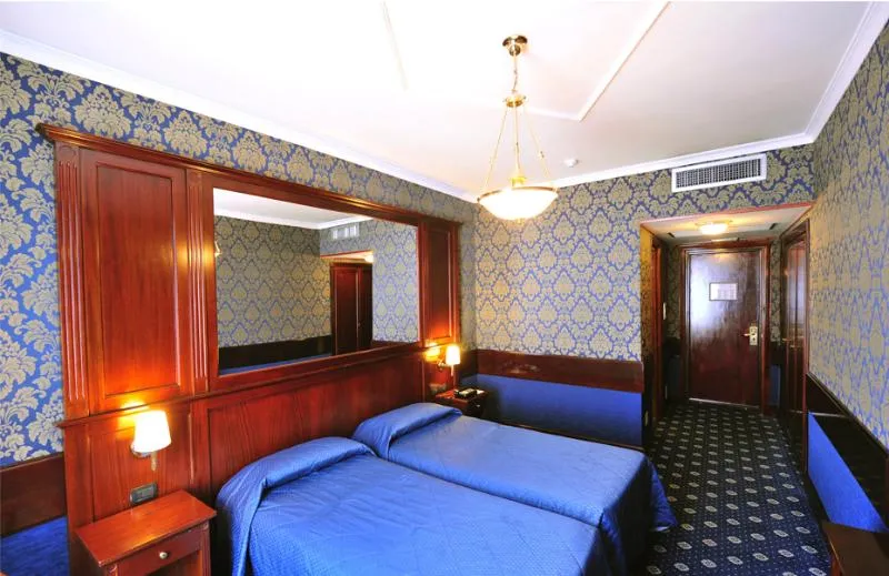 TWIN STANDARD Room, Regent, Rome