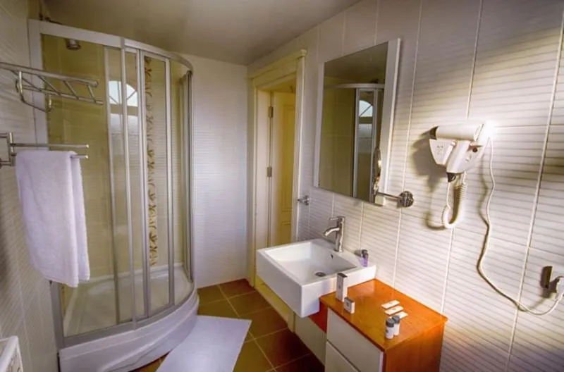 VILLA FOUR BEDROOMS THREE BATHROOMS Room, Villa Helios, Antalya