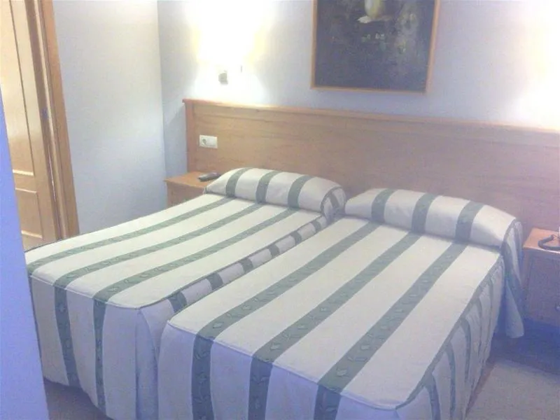 TWIN STANDARD Room, Goya, Seville