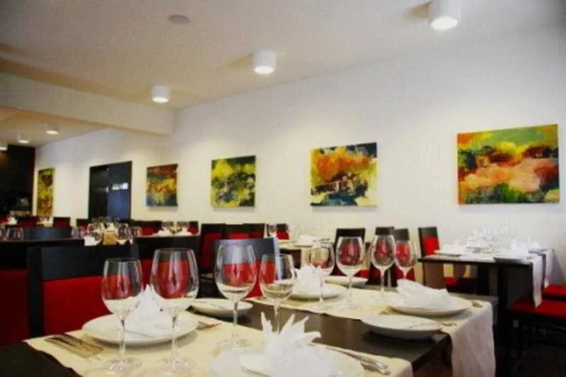 Restaurant, Paredes Hotel Apartamento, Porto