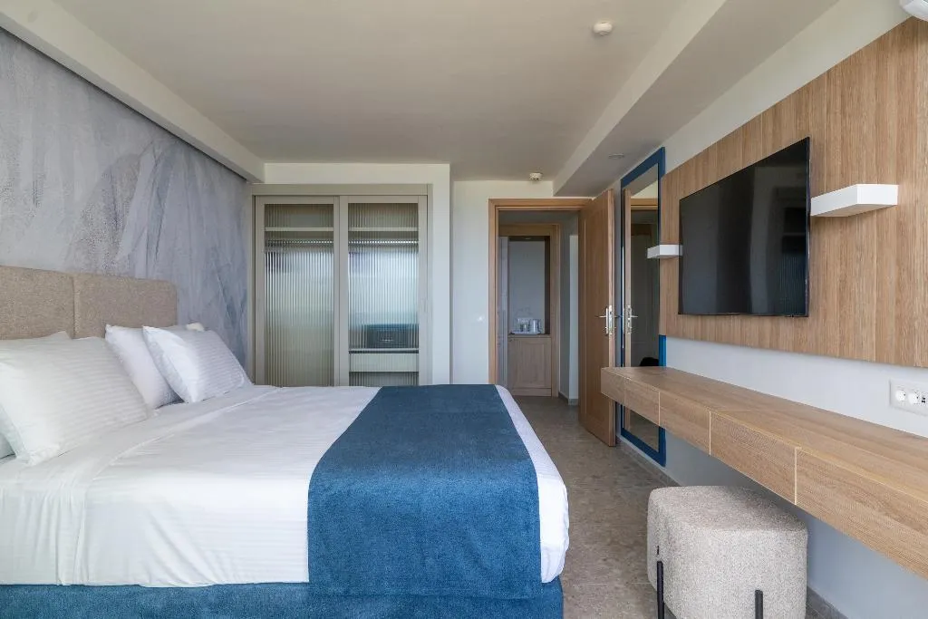 SUITE SEA VIEW Room, Iberostar Waves Creta Panorama & Mare, Crete