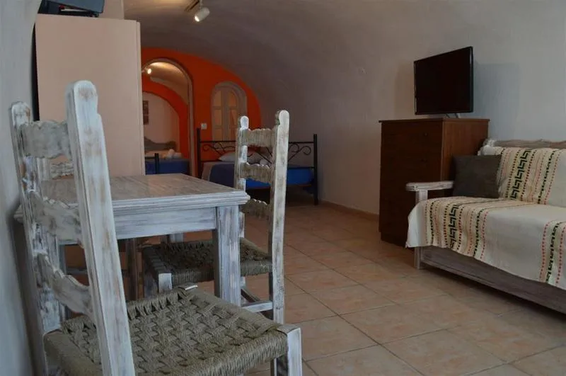 General view, Maryloujohn Villas, Santorini