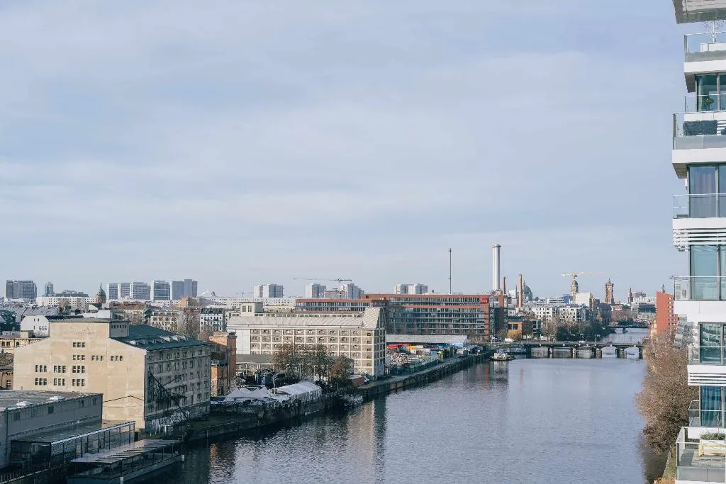 SUITE RIVER VIEW Room, Locke at East Side Gallery, Friedrichshain, Berlin