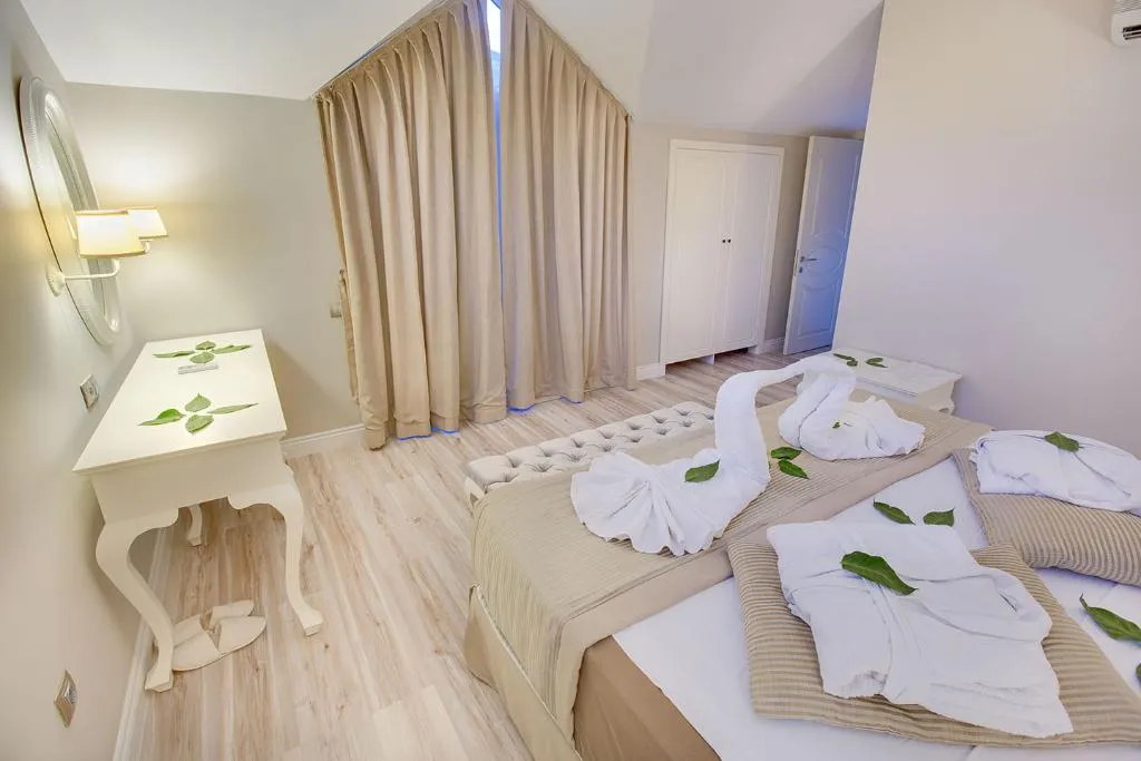 SUITE WITH JACUZZI Room, The Pine Hill Hotel & Suites, Dalaman