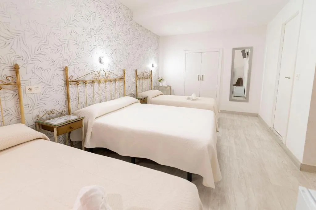 QUADRUPLE STANDARD Room, Hotel Manzanito, Andalucia