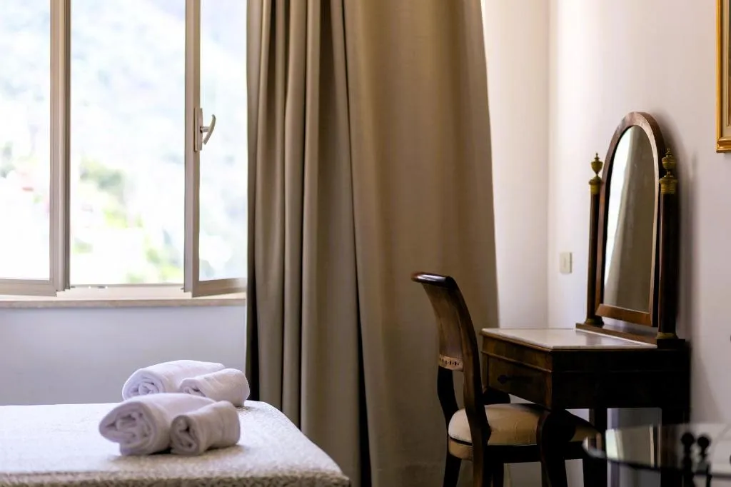 DOUBLE SEA VIEW Room, Hotiday Positano Sea View, Naples