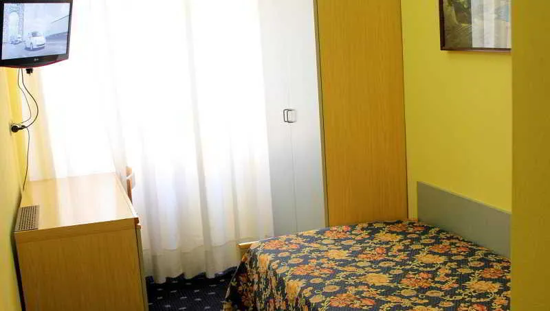 Room, Hotel Lugano, Milan