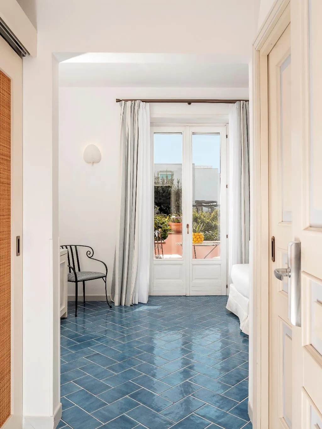DOUBLE GARDEN VIEW WITH BALCONY Room, Casa Mariantonia, Naples